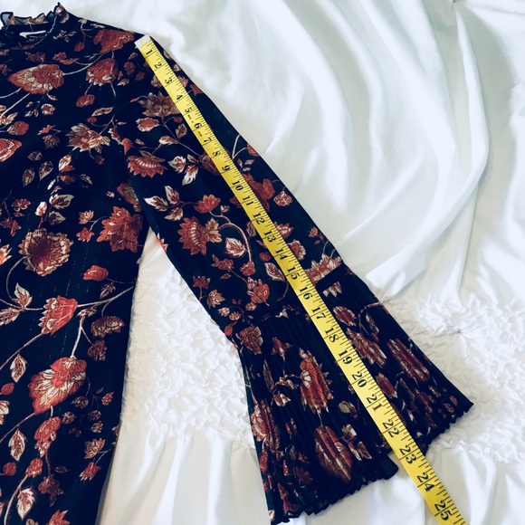 NWT Chico’s Jacobean Floral Ruffle Mock Neck Top - Picture 14 of 16